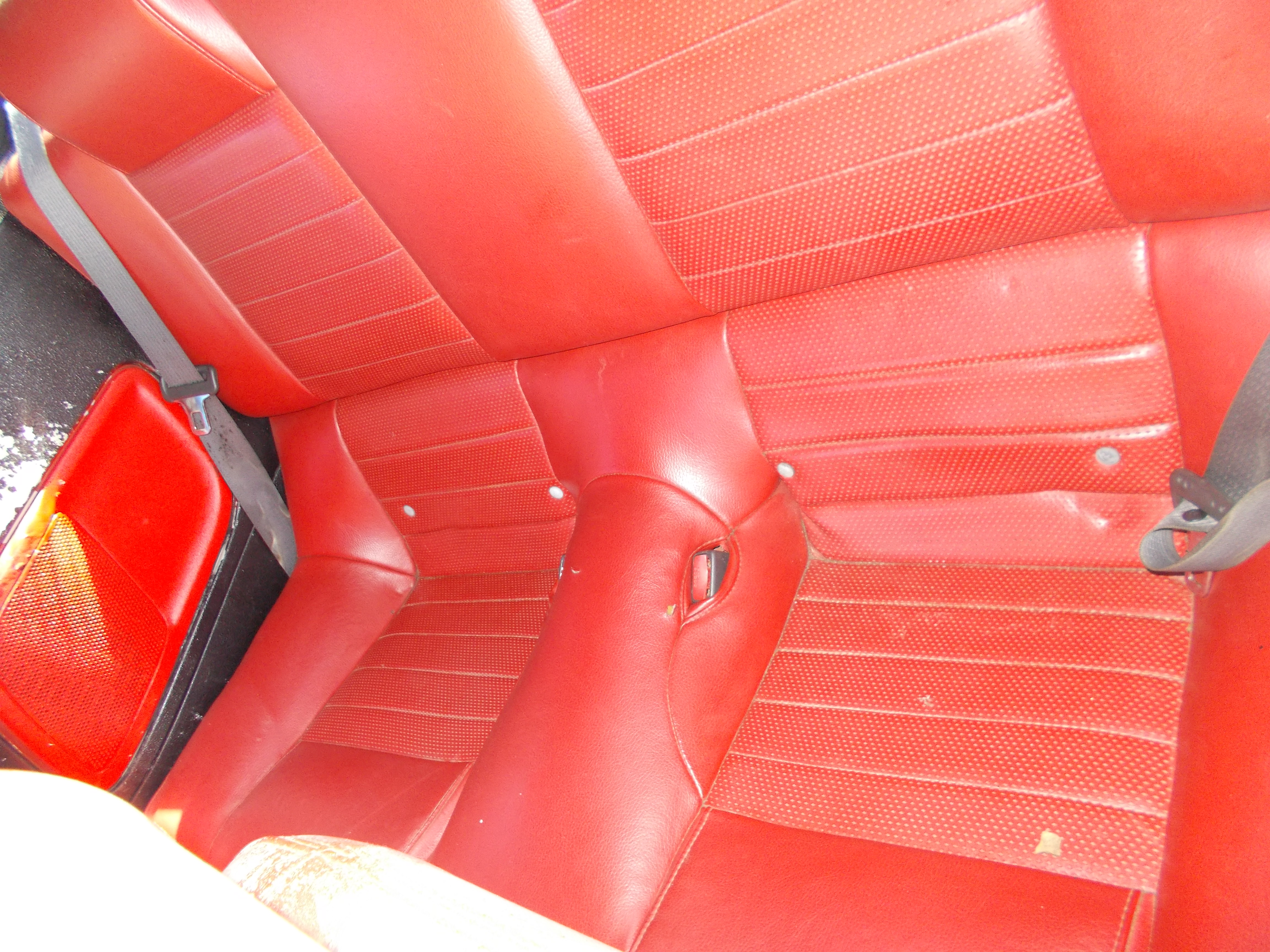 Used 2010 Ford Mustang Convertible RWD image 9