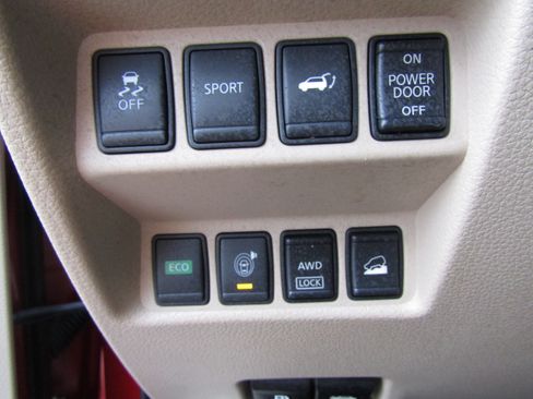 Used 2016 Nissan Rogue SV image 18