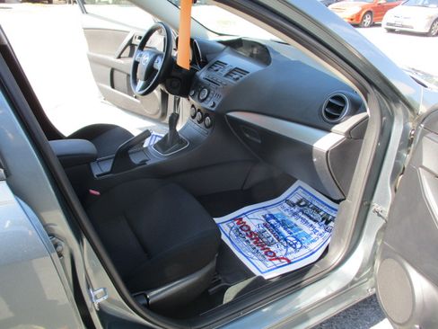 Used 2013 MAZDA MAZDA3 i Touring image 26
