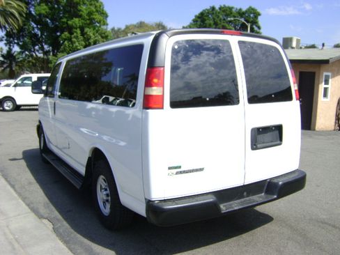 Used 2008 Chevrolet Express 1500 image 5