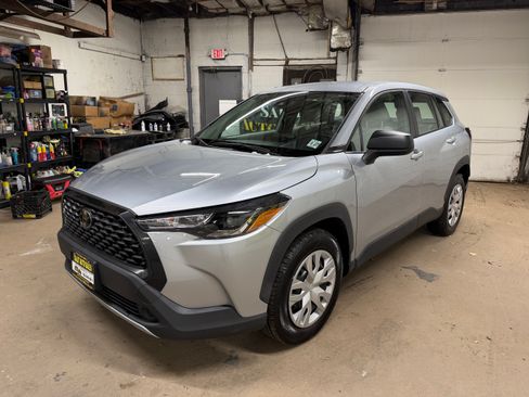 Used 2022 Toyota Corolla Cross L image 23