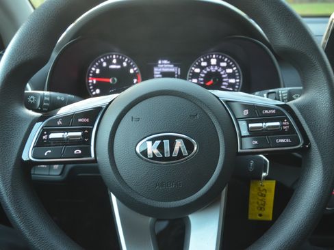 Used 2020 Kia Forte LXS image 12