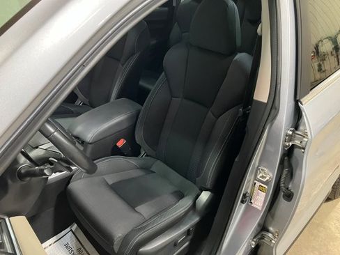 Used 2021 Subaru Ascent Premium image 8