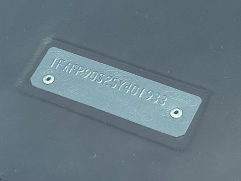 Used 2005 Ford GT image 24