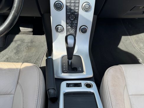 Used 2013 Volvo C70 T5 FWD image 12