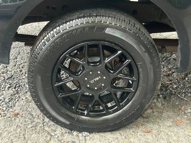 Used 2012 Nissan Frontier 2WD Crew Cab image 23