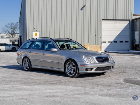 Used 2005 Mercedes-Benz E 55 AMG image 24