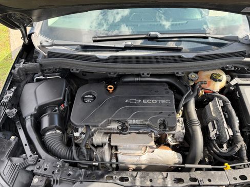 Used 2017 Chevrolet Cruze LS image 13