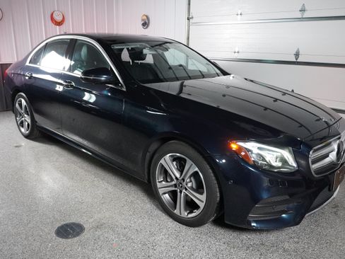 Used 2018 Mercedes-Benz E 300 image 2