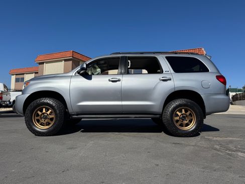 Used 2012 Toyota Sequoia SR5 image 2
