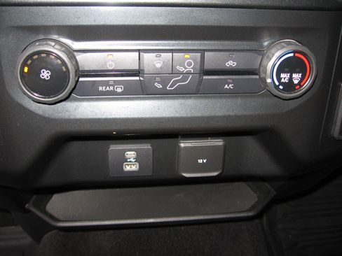 Used 2021 Ford F150 STX image 11