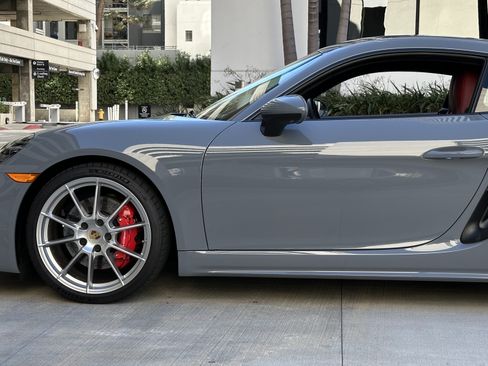 Used 2024 Porsche 718 Cayman GTS image 5