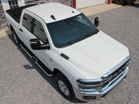 Used 2026 RAM 2500 4x4 Crew Cab Big Horn image 9