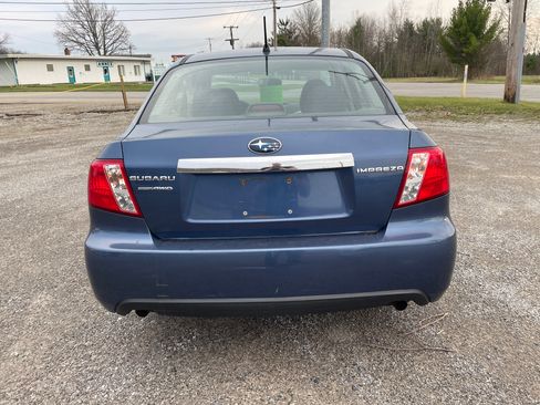 Used 2011 Subaru Impreza 2.5i Premium image 4