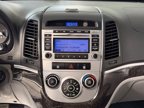 Used 2009 Hyundai Santa Fe GLS image 11