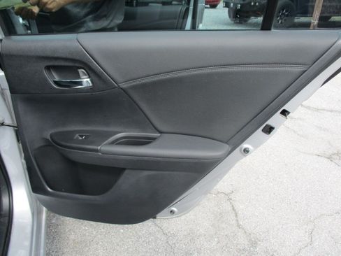Used 2013 Honda Accord EX-L V6 Sedan image 25