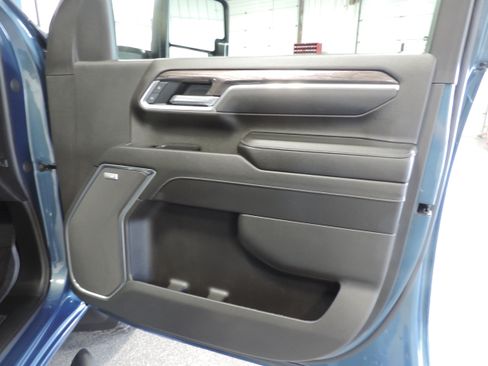 Used 2025 Chevrolet Silverado 3500 4x4 Crew Cab LTZ image 30