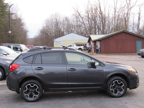 Used 2013 Subaru XV Crosstrek 2.0i Premium image 13