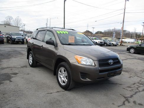 Used 2011 Toyota RAV4 image 4