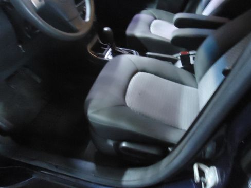 Used 2011 Chevrolet HHR LS image 2