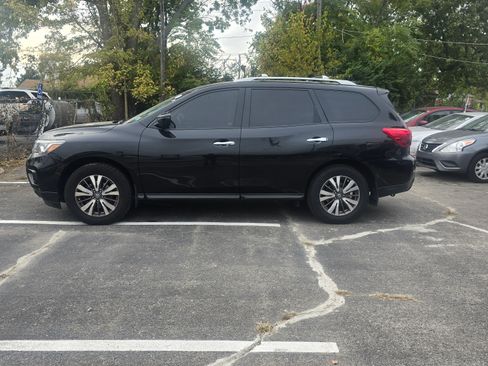 Used 2019 Nissan Pathfinder S image 8