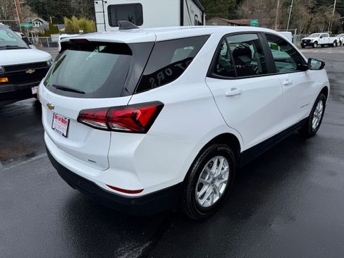 Used 2023 Chevrolet Equinox LS image 5