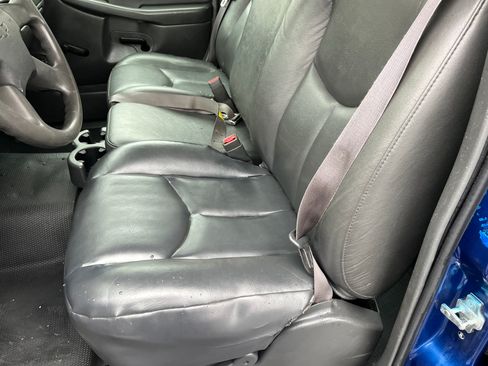 Used 2004 Chevrolet Silverado 3500 W/T image 8