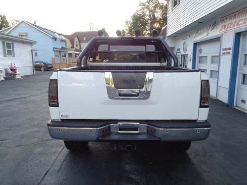 Used 2010 Nissan Titan 4x4 Crew Cab image 9