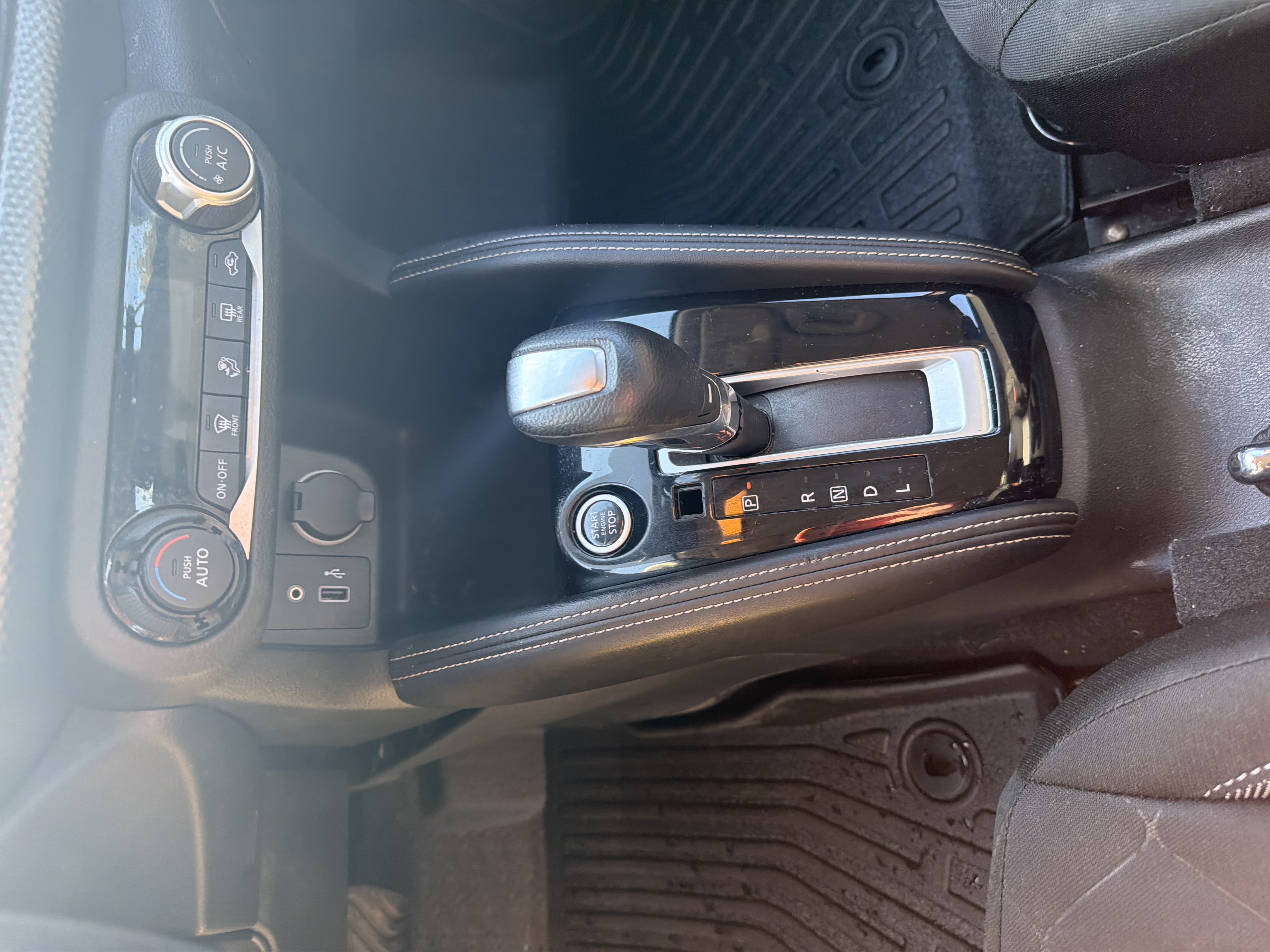 Used 2020 Nissan Kicks SV FWD image 59