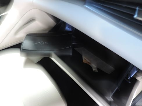 Used 2023 Buick Envision Avenir image 27