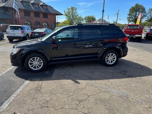 Used 2016 Dodge Journey SXT image 2