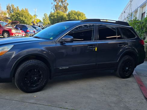 Used 2014 Subaru Outback 2.5i Premium image 15