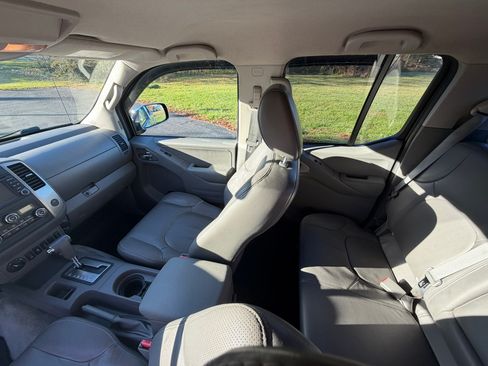 Used 2016 Nissan Frontier SV image 20