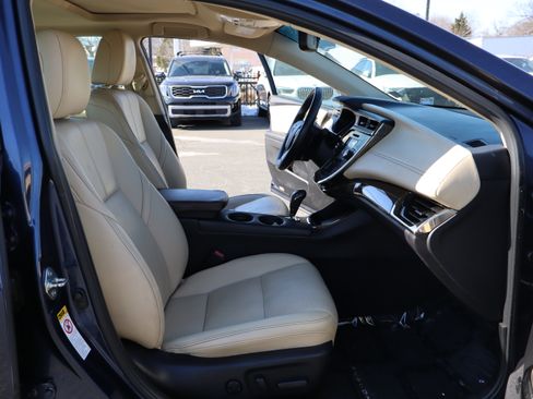 Used 2015 Toyota Avalon Limited image 15