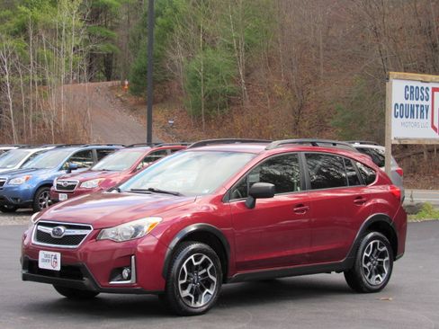 Used 2016 Subaru Crosstrek 2.0i Premium image 2