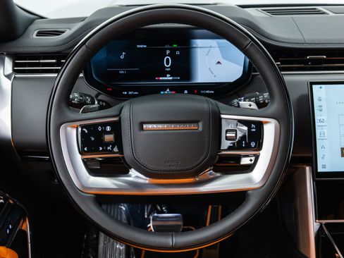 Used 2025 Land Rover Range Rover SE AWD/4WD image 37