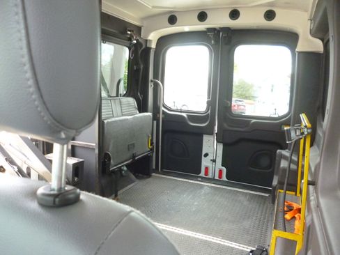 Used 2015 Ford Transit 250 130 Medium Roof RWD image 10