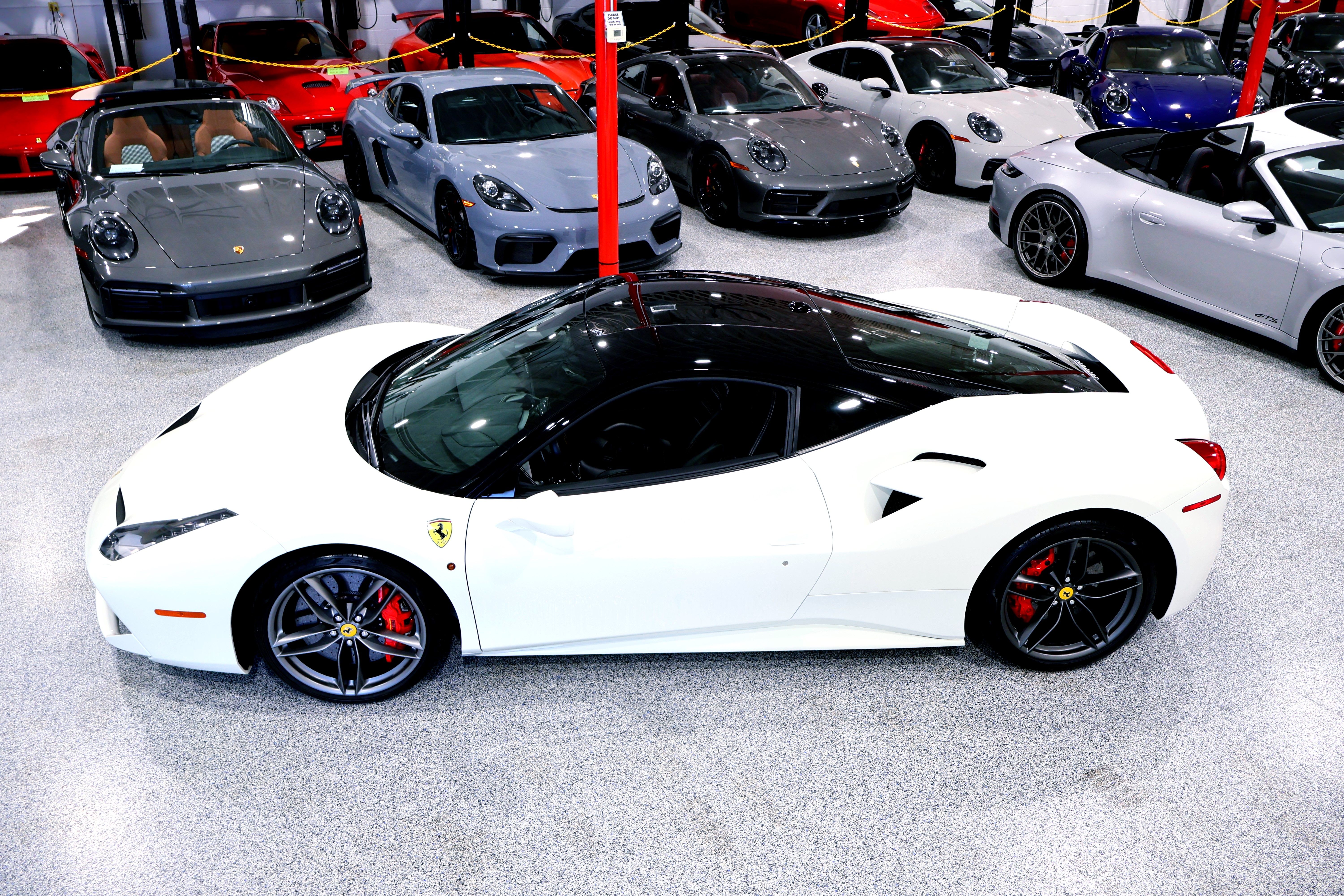 Used 2016 Ferrari 488 GTB RWD image 8