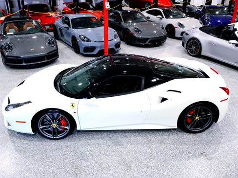 Used 2016 Ferrari 488 GTB RWD image 7
