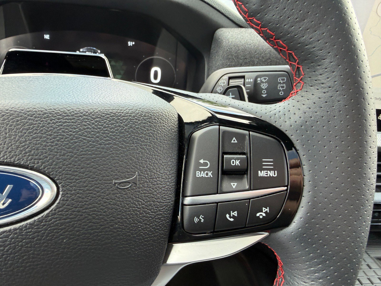 Used 2025 Ford Explorer ST AWD/4WD image 31