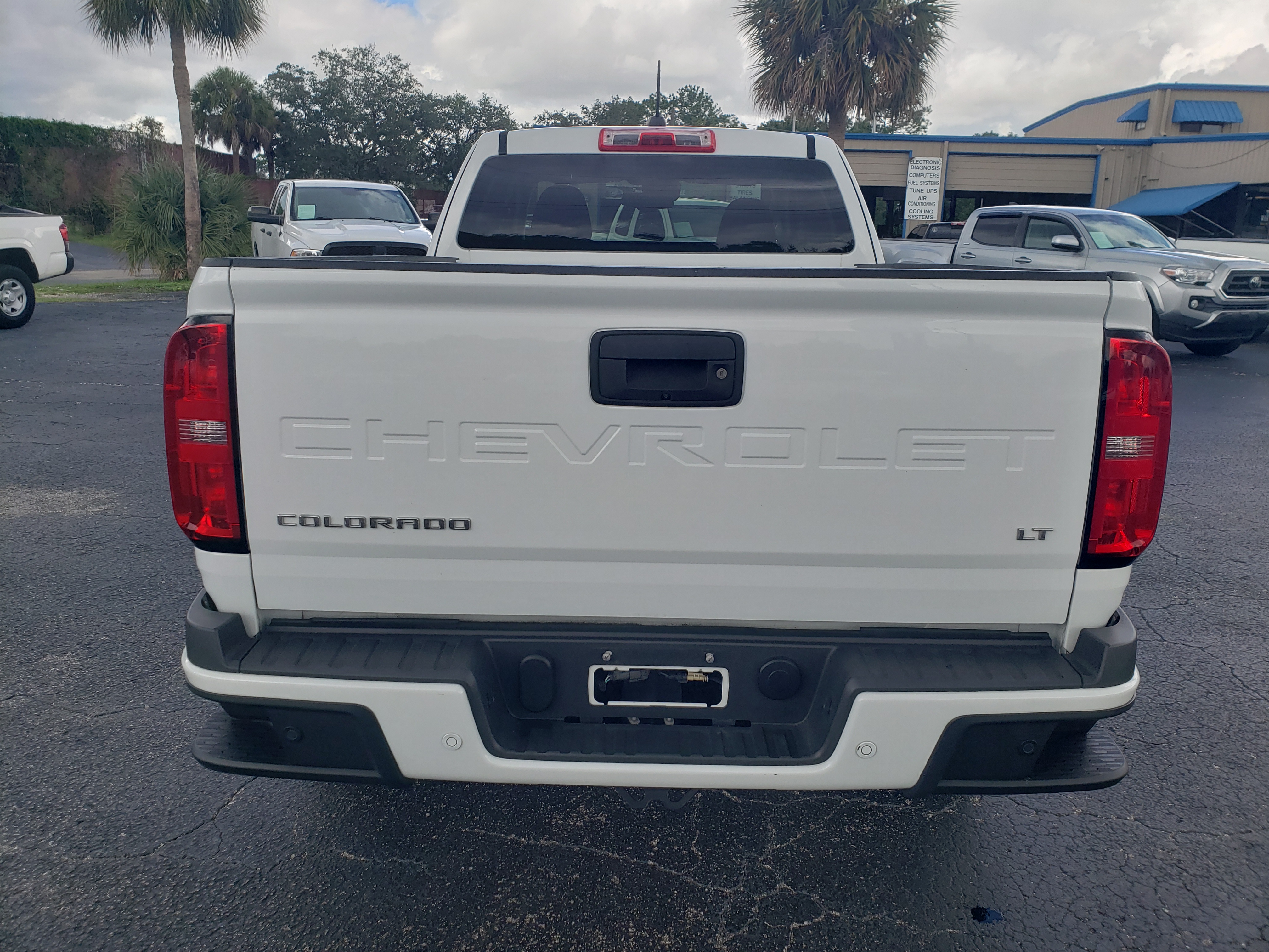 Used 2022 Chevrolet Colorado 2WD Extended Cab LT image 4
