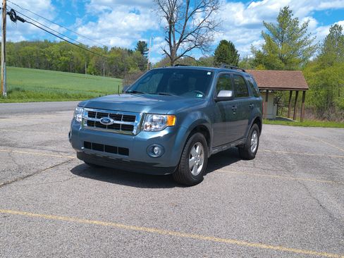 Used 2012 Ford Escape 4WD XLT image 1