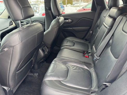 Used 2015 Jeep Cherokee Limited image 10