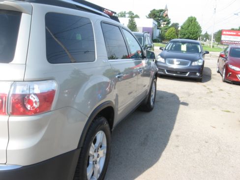 Used 2009 GMC Acadia SLT FWD image 4