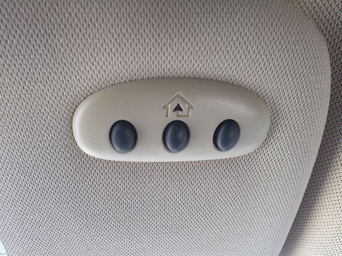 Used 2015 Lincoln MKZ image 32