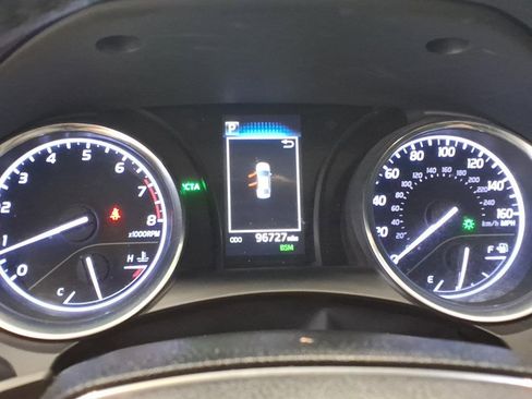 Used 2019 Toyota Camry SE FWD image 11