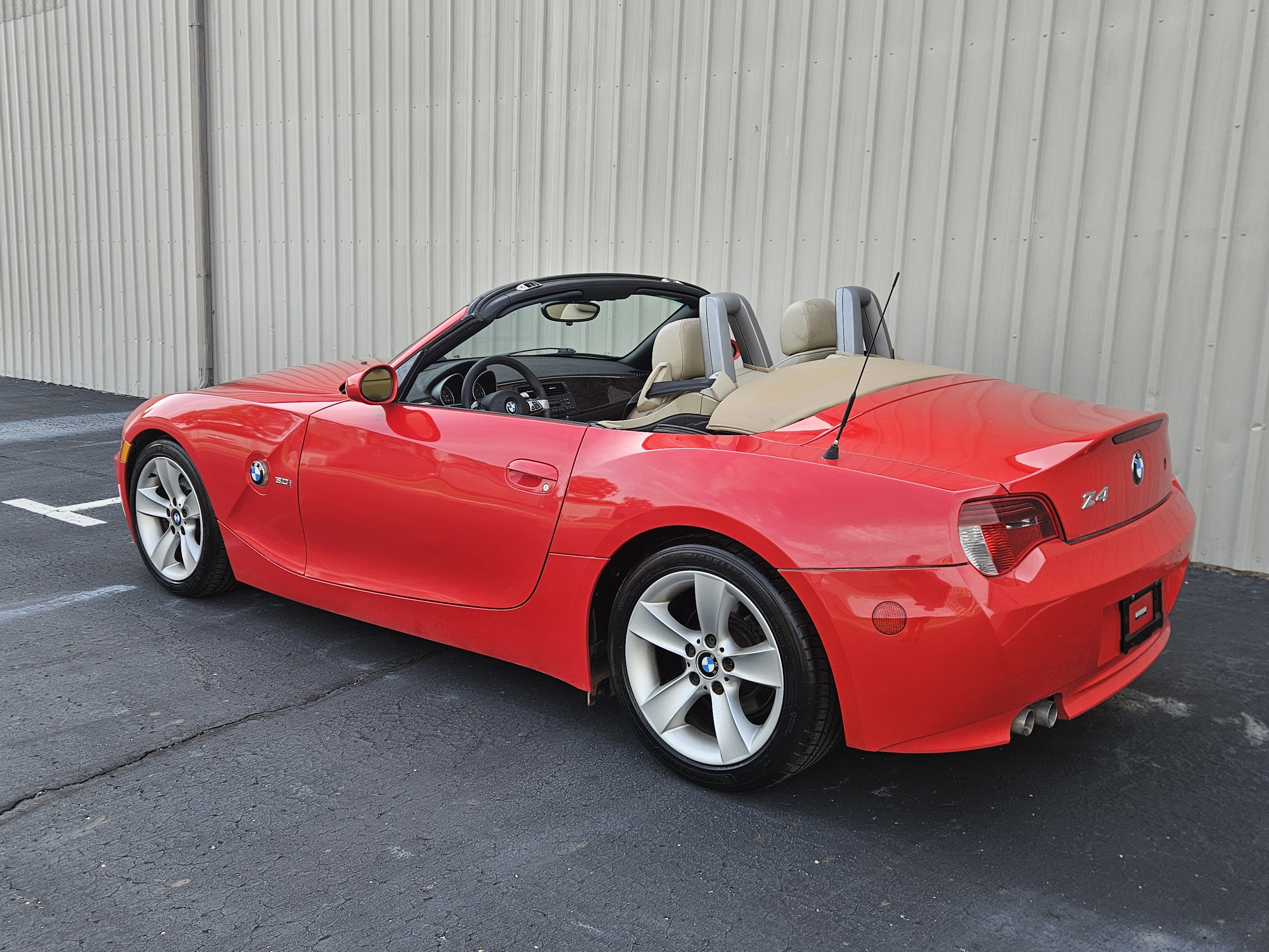 Used 2006 BMW Z4 3.0i Roadster RWD image 3