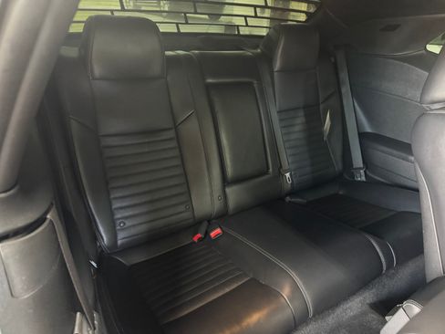 Used 2012 Dodge Challenger R/T image 17
