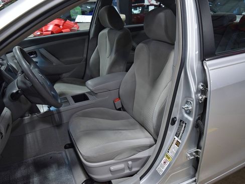 Used 2009 Toyota Camry LE image 17