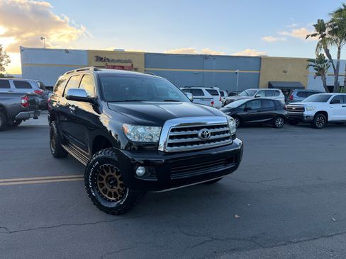 Used 2011 Toyota Sequoia 4WD Platinum image 1